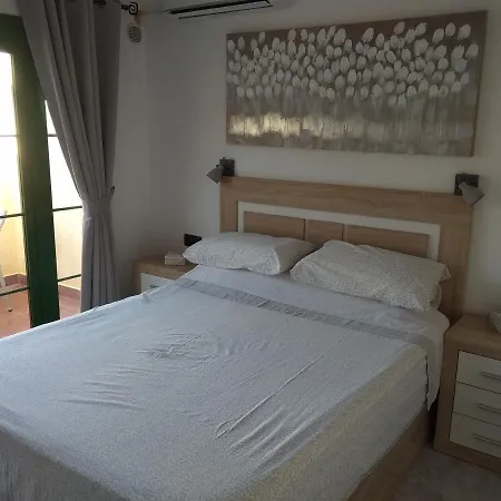 1-bed Sleeps 2 Sunbeds & Towels Appartement *