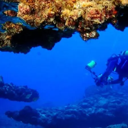 1-bed Sleeps 2 Sunbeds & Towels