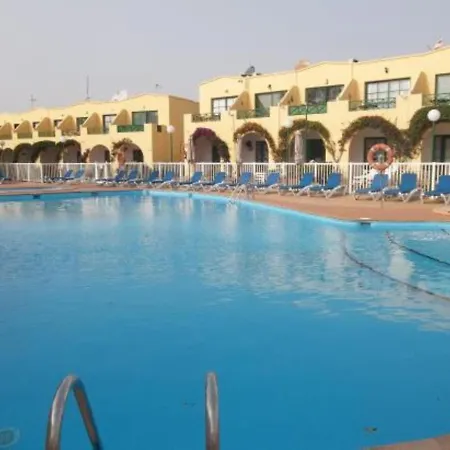1-bed Sleeps 2 Sunbeds & Towels Apartment