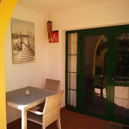 1-bed Sleeps 2 Sunbeds & Towels Caleta De Fuste