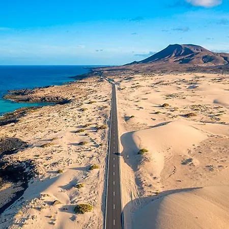 1-bed Sleeps 2 Sunbeds & Towels Caleta De Fuste