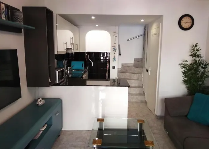 1-bed Sleeps 2 Sunbeds & Towels Caleta De Fuste